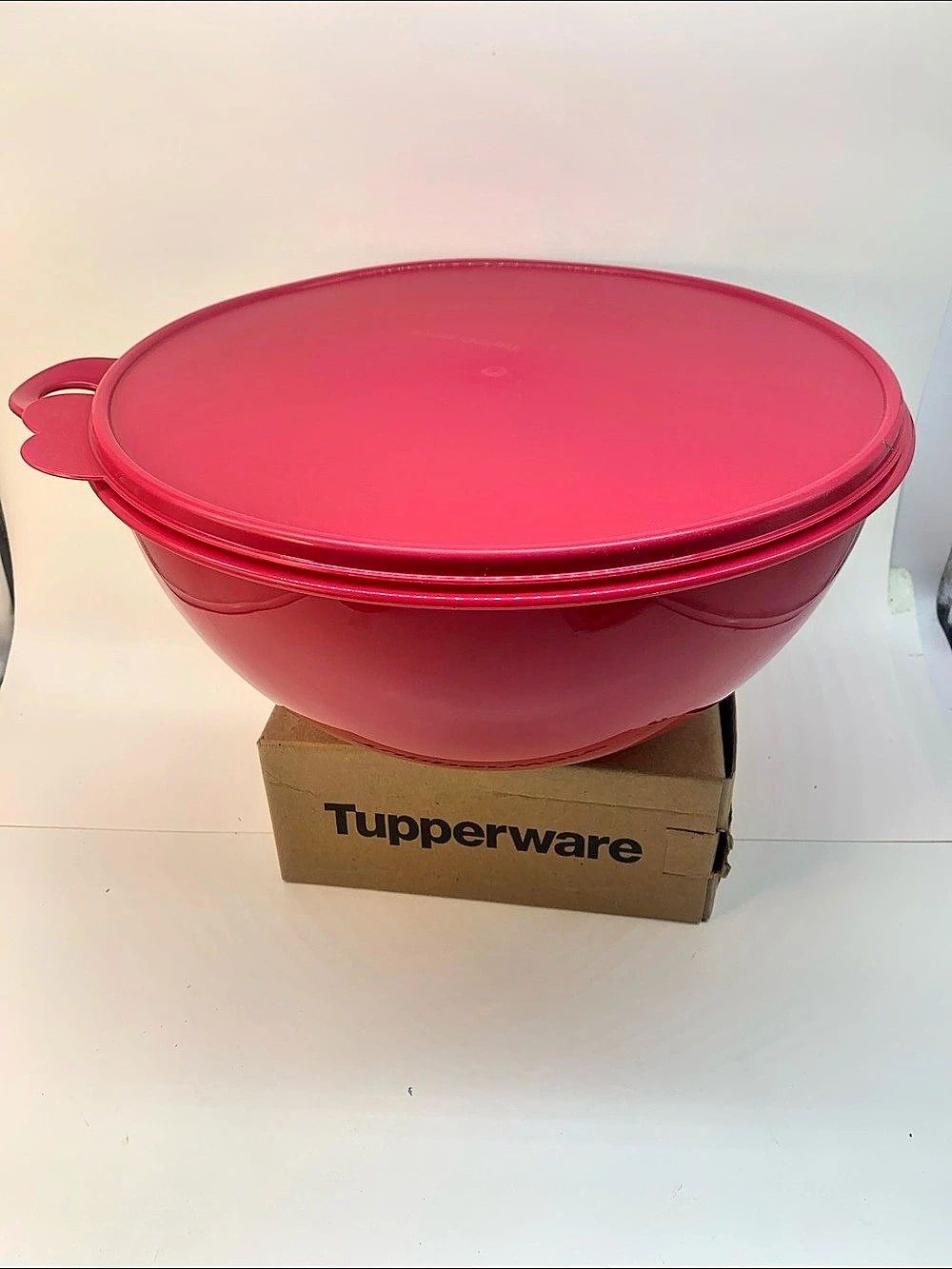 Tupperware Thatsa Bowl Red Food Storage Bowl with Lid 7.8L